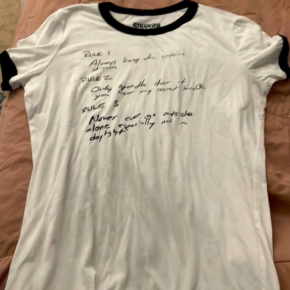 Stranger things t shirt